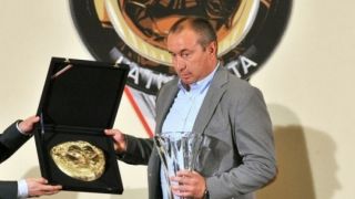 Мъри Стоилов става на 55 години