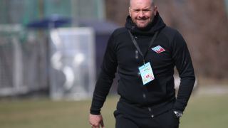 Ето какво направи Валери Божинов на треньора си ВИДЕО