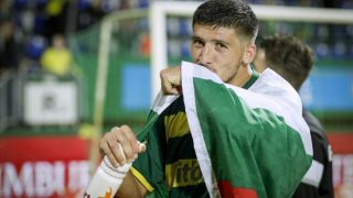 Българин вдигна трофей в дебюта си за нов клуб
