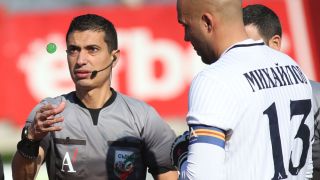 Левски подскочи и попиля съдия