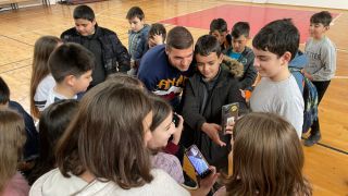 Футболист №1 на България зарадва деца в Разград