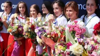 Любовен триъгълник разтърси Златните момичета СНИМКИ
