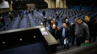 Не пуснаха шеф от БФС на конгреса на Бербатов ВИДЕО