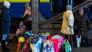 Наш автобус влезе в Украйна и измъкна 30 човека от ада СНИМКИ 