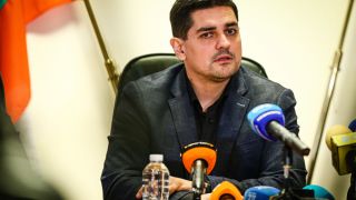 Господин министър, помогнете с оставка!