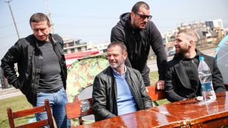 Стойчо Младенов на протеста пред БФС