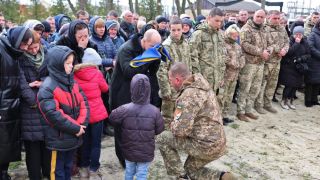 Ужасът няма край: Футболист на 25 г. и родителите му изтезавани до смърт!