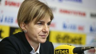 Дафовска отвърна на министъра, проговори за 100-те бона и каза кой клати стола й