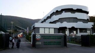 БФС под пара заради конгреса, отпусна пари на "червена" легенда
