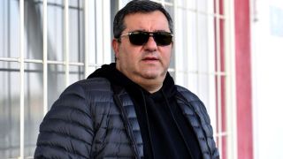 Световни медии погребаха едно от най-известните имена във футбола, но се оказа, че е жив
