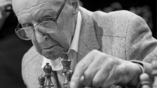 Легендарна фигура в спорта почина на 100-годишна възраст