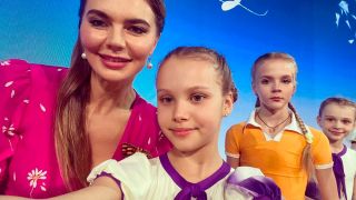 Шампионка с две деца от Путин празнува рожден ден