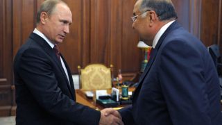Лична драма! Пълен с пари приятел на Путин заряза голям враг на Илиана Раева
