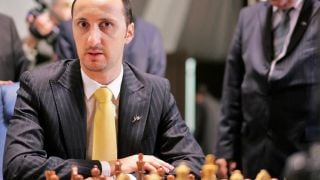 Веселин Топалов отлепи от дъното