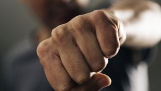 Ужас в Перник: Пребиха легенда, жена му вини прокурорски син!