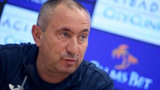 Станимир Стоилов каза кой ще даде футболната мая на Левски