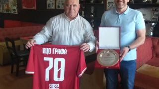 ЦСКА награди легендарен армеец