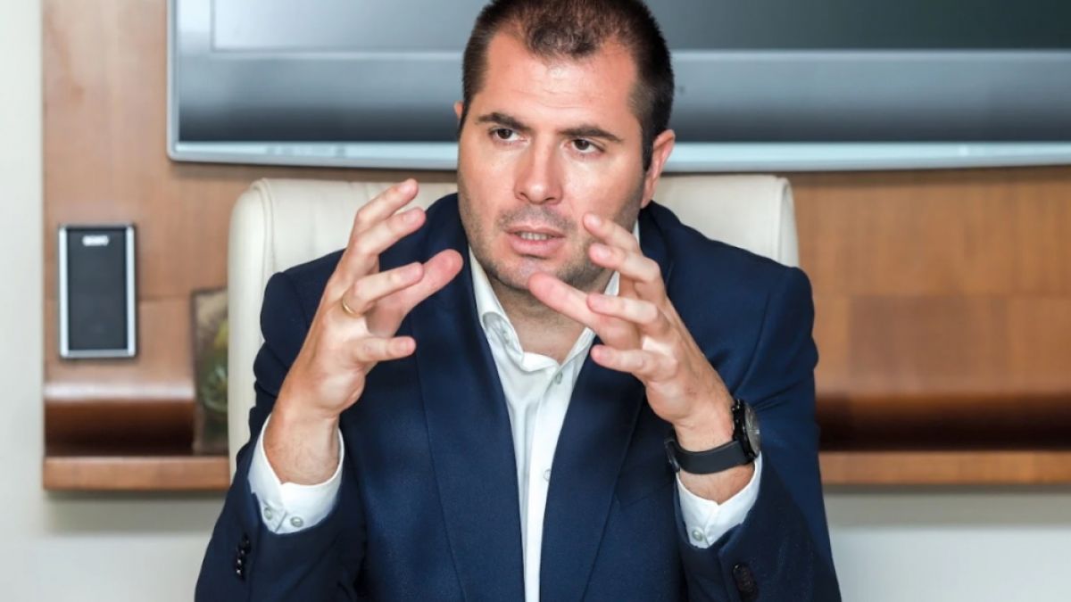 Лъчезар Петров разкри пред БЛИЦ общо колко милиона е превел Palms Bet на Левски