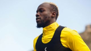 Али Соу стана съотборник с бивши играчи на Реал и Ман Юнайтед