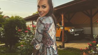 Наша секси шампионка гази законите, лети с над 300 км/ч по магистралата ВИДЕО