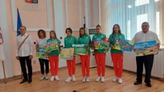 Кмет изненада олимпийските шампионки по художествена гимнастика
