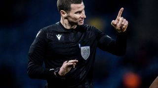 Пратиха съдия №1 на България на решителен мач