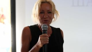Мария Гроздева става олимпийска шампионка през 2004 година