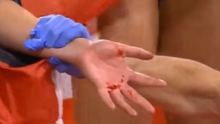 Хвърли бомбата, но после имаше много кръв ВИДЕО 18+