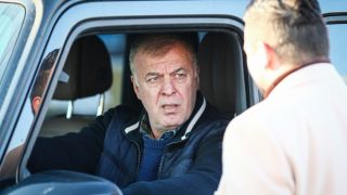 Мълчание след срещата на върха в Левски, Сираков прехвърли топката
