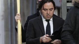 Екшън! Президент на популярен клуб скочи на бой на футболен агент ВИДЕО