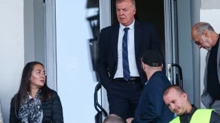 Сираков и Бербатов в ложата за дербито на "Васил Левски" СНИМКИ