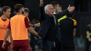 Рома с поредна издънка, Моуриньо с червен картон ВИДЕО