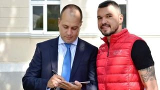 Кметът на Враца изригна срещу футболното съдийство: Няма ВАР, няма цимент... ВИДЕО
