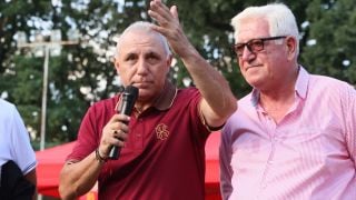 Вълнуващо преживяване за Стоичков, върна се на специално място СНИМКИ