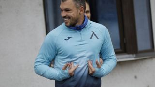Валери Божинов изкърти с нови бисери 