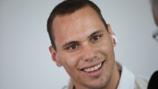 Голям удар по родна звезда след негова заплаха