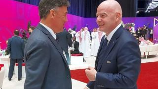 Босът на световния футбол благодари на Боби Михайлов