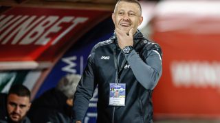 Първа лига почервеня от треньори