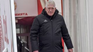Джони Велинов дръпна на върха, Левски се свлече 