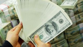 100 000 долара утешиха жена след семеен скандал