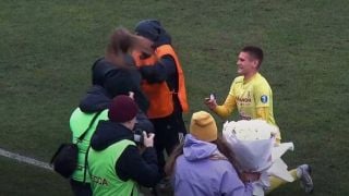 Хит в мрежата! Бой по време на предложение за брак ВИДЕО