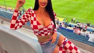 Ивана вършее в Катар, всички й се натискат СНИМКИ 18+
