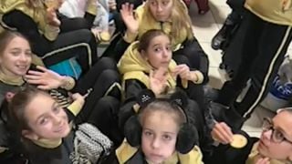 Ужас! Български деца зъзнат с часове на летището в Лондон