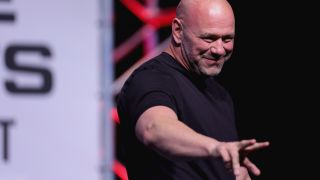 Известен спортен шеф се сби с жена си навръх Нова година ВИДЕО 18+