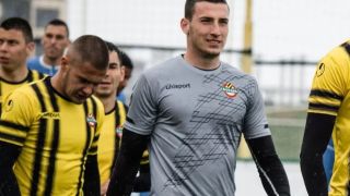 Ботев (Пловдив) прати вратар във Втора лига