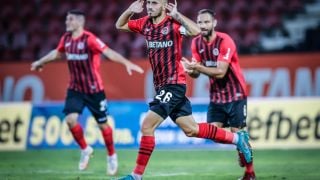 Първо в БЛИЦ: Престижен клуб пожела капитана на Локо (Сф)