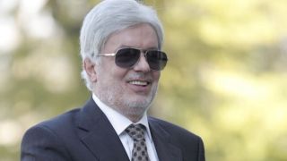 Валентин Михов става на 69