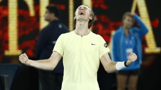 Oще една бомба в Мелбърн! Синът на легенда изхвърли Медведев
