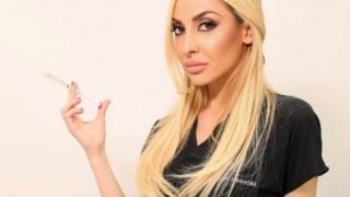 Благой Георгиев в ръцете на блондинка СНИМКИ