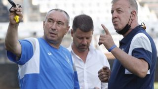 Интересно: Вижте кой плаща и решава проблем на Левски 